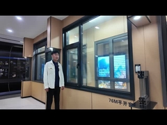 76枚の突き出し窓