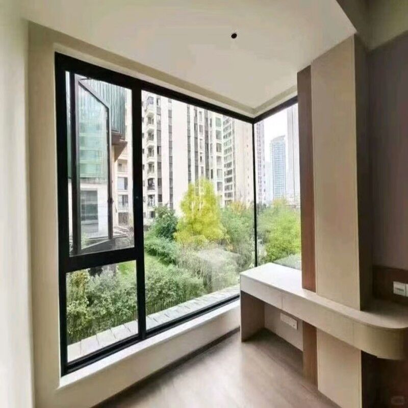 耐腐食 アルミ合金 カーセメント 防水 窓 耐久性 ハードウェア 防音 洗面室 寝室用 現代のデザイン